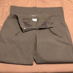 Columbia Omni-Shield pants in army green 14R
